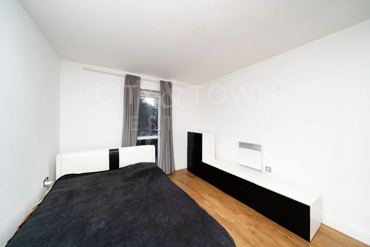 Fenton House, Harry Zeital Way, Clapton, E5, photo 6