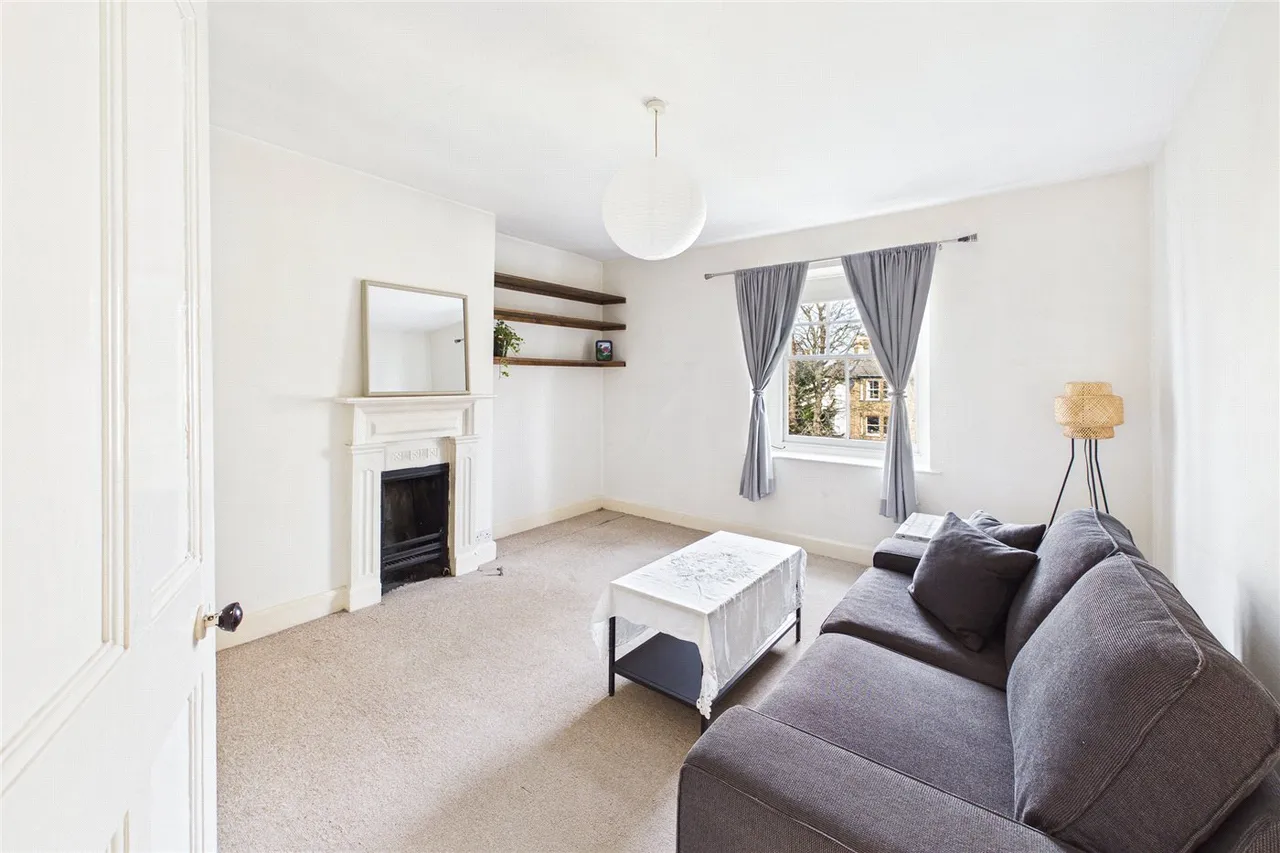 Kirkstall Road, London, SW2, photo 2