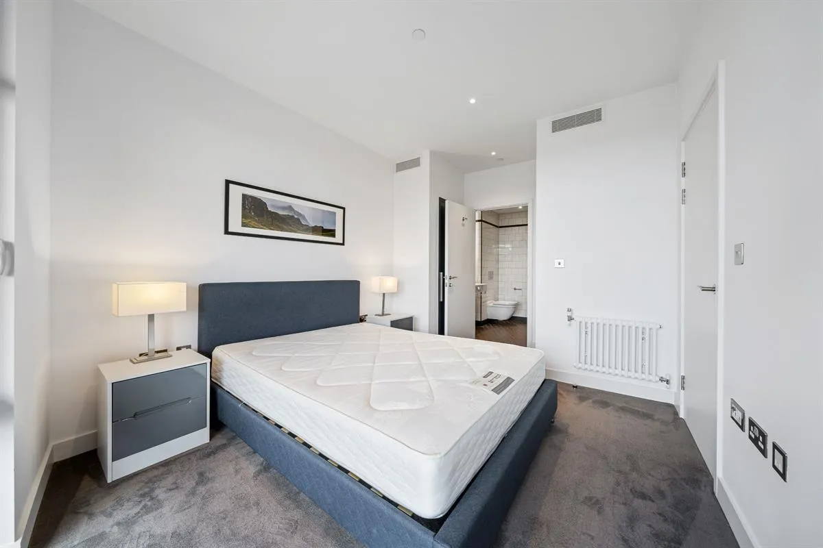Flat , Bridgewater House, Lookout Lane, London, photo 3