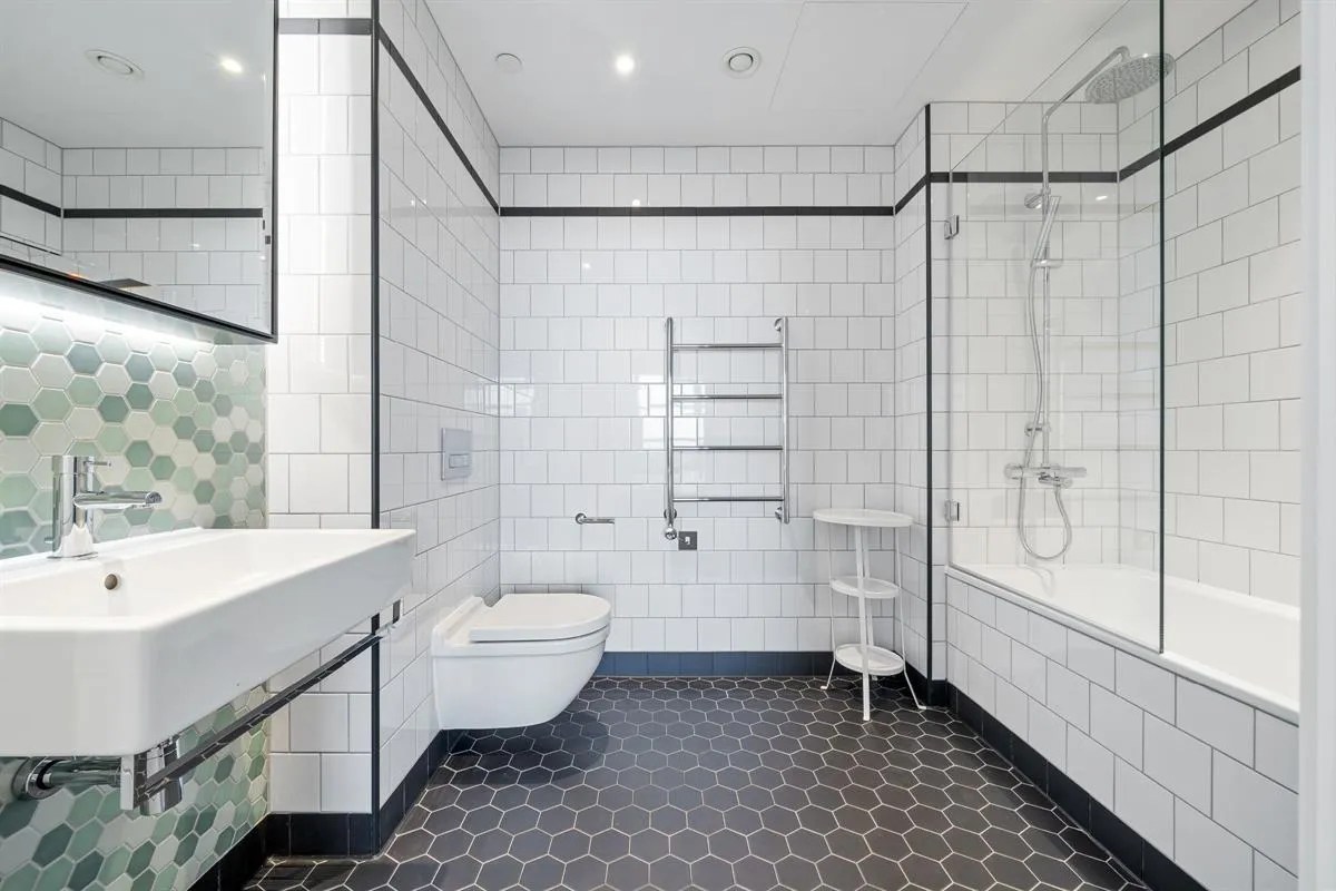 Flat , Bridgewater House, Lookout Lane, London, photo 2