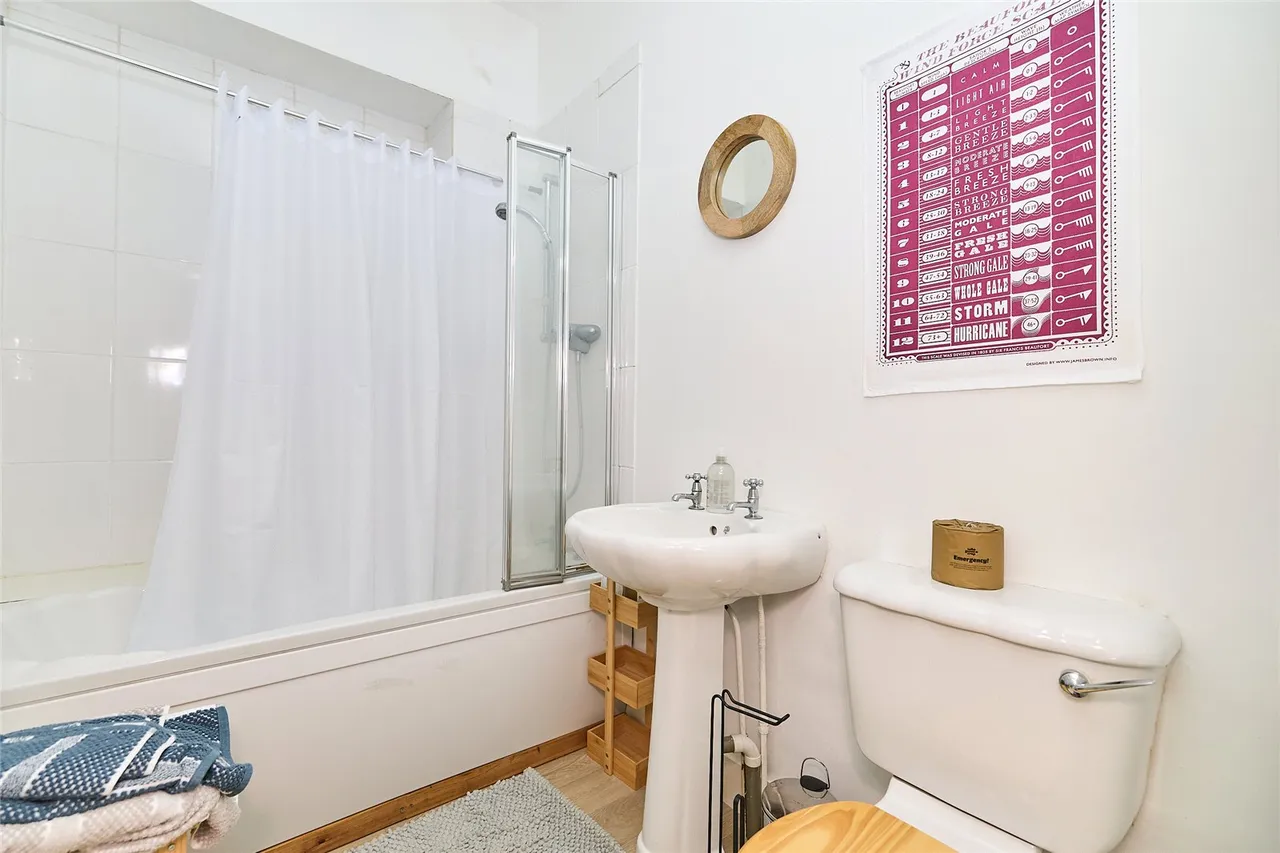 King Street, Woodside, AB24, photo 13