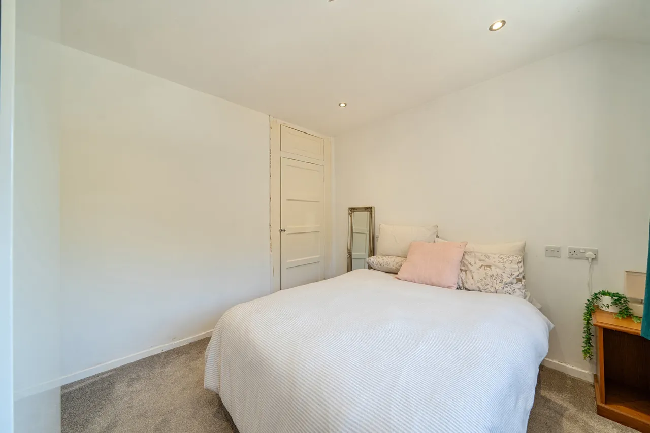 St. Marys Road, Harefield, UB9, photo 14