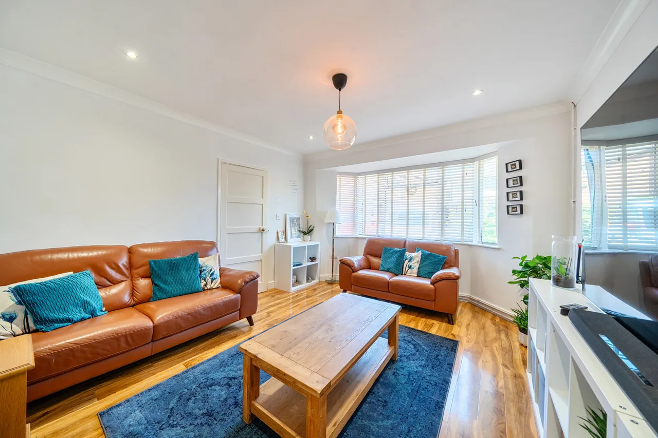 St. Marys Road, Harefield, UB9, photo 2
