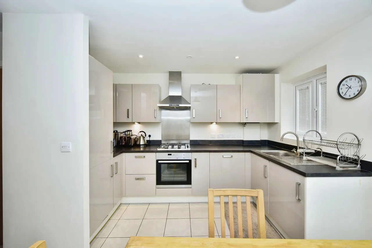 Crocus Avenue, Sheerness, ME12, photo 8