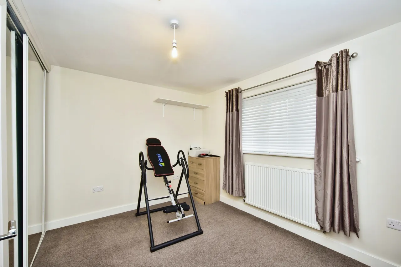 Crocus Avenue, Sheerness, ME12, photo 12
