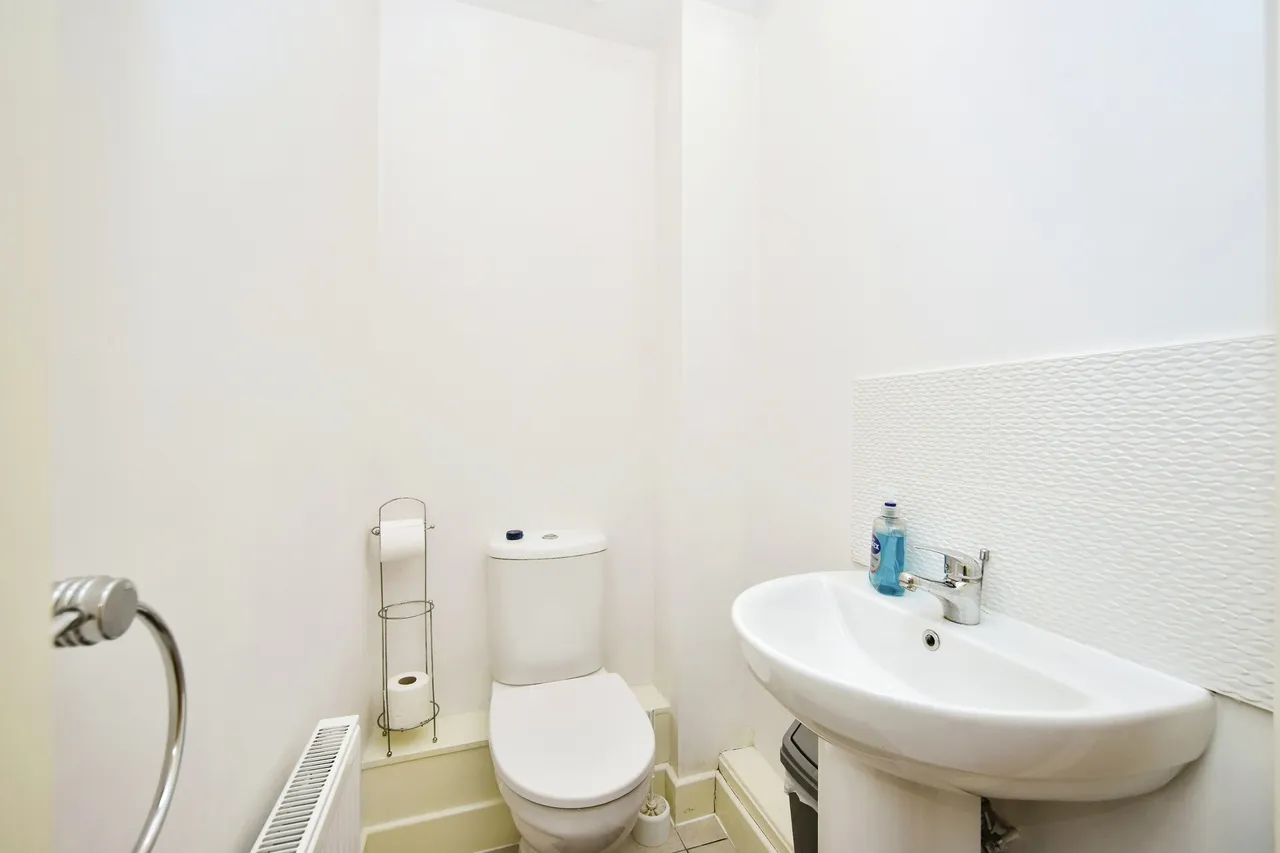 Crocus Avenue, Sheerness, ME12, photo 5