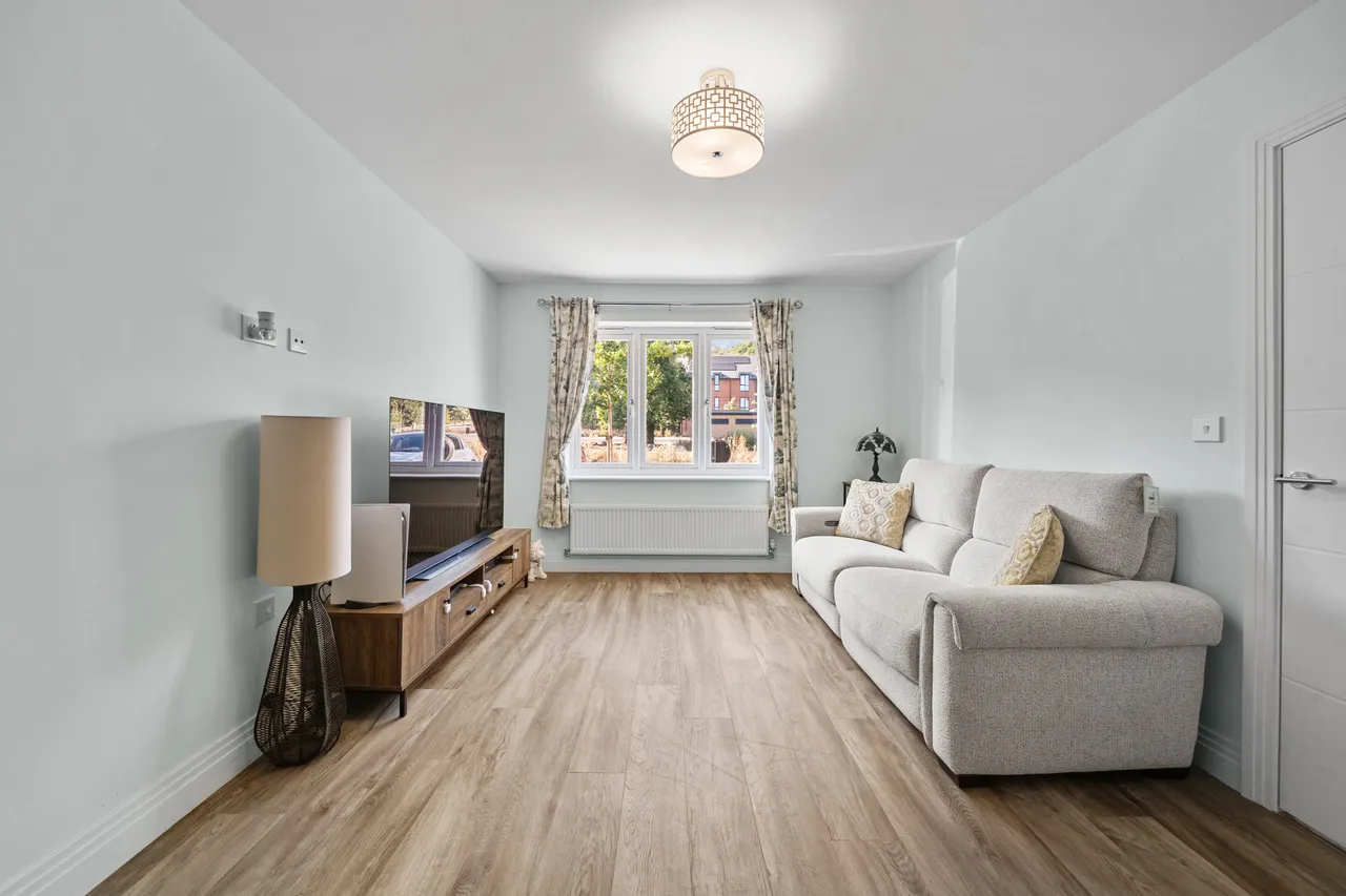 Garrett Crescent, Ottershaw, KT16, photo 7