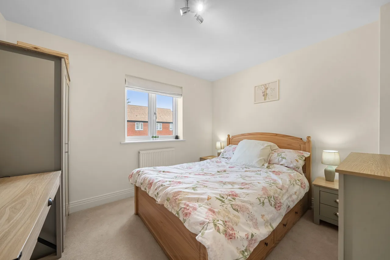 Garrett Crescent, Ottershaw, KT16, photo 11