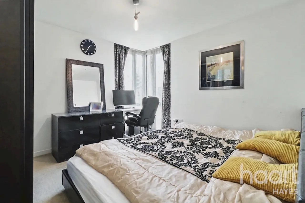 Taywood Road, Northolt, UB5, photo 9