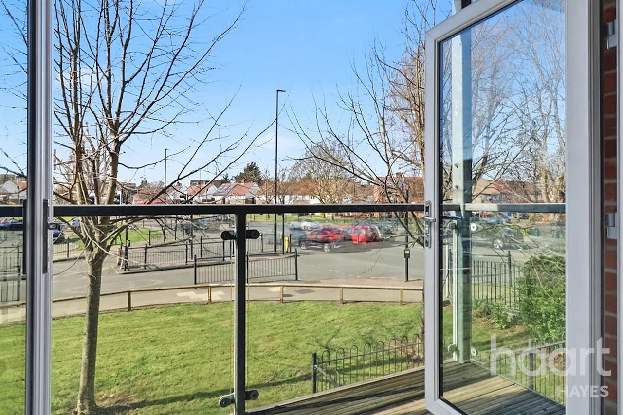 Taywood Road, Northolt, UB5, photo 12