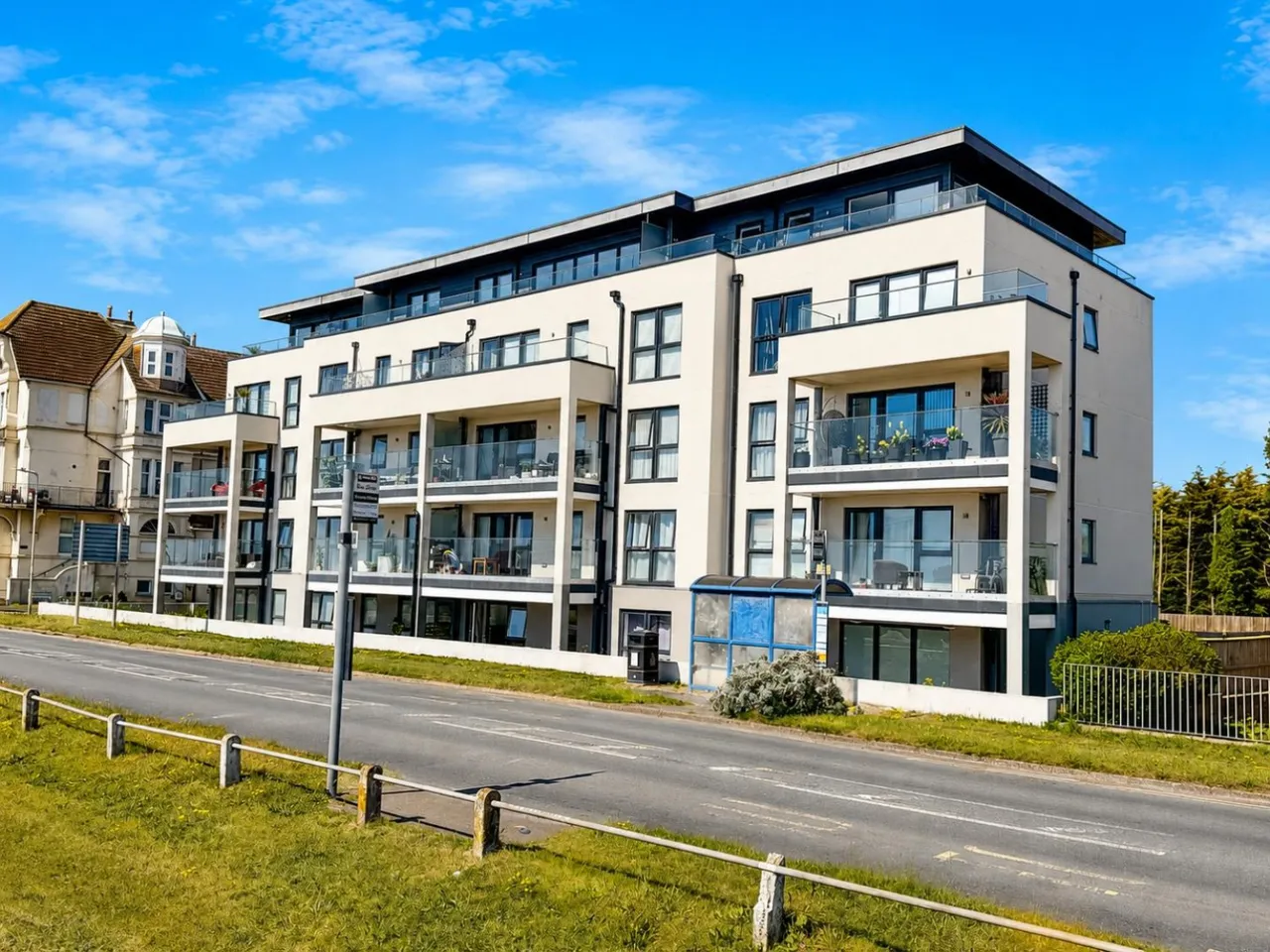 2 bed flat for sale, Queens Road, Littlestone, TN28