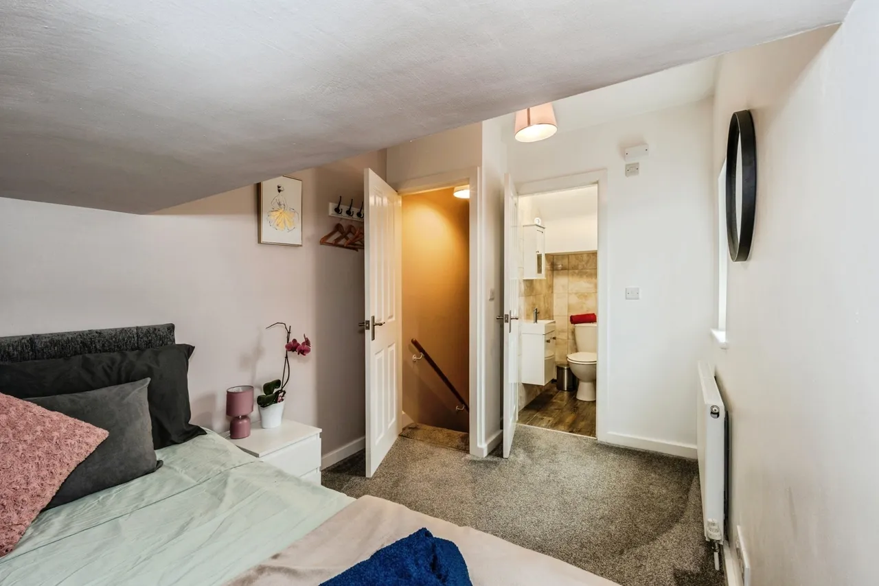 Buxton Road, Newtown, Disley, Stockport, SK12, photo 4