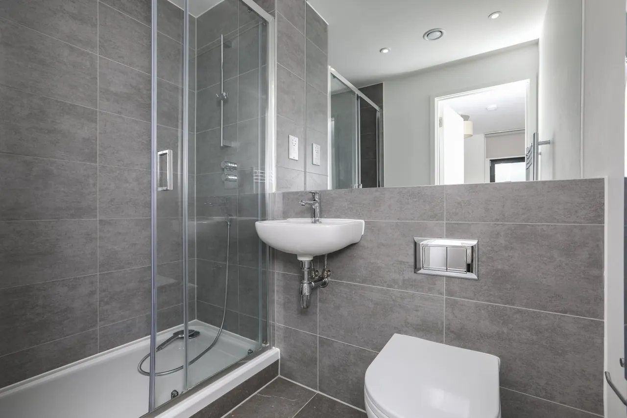 6 Medway Street, Strood, ME4, photo 8