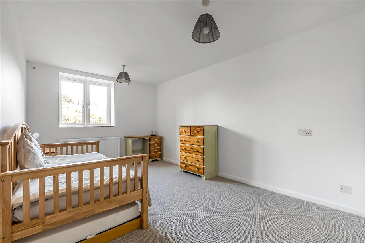 Glebe Road, Dorking, RH4, photo 11