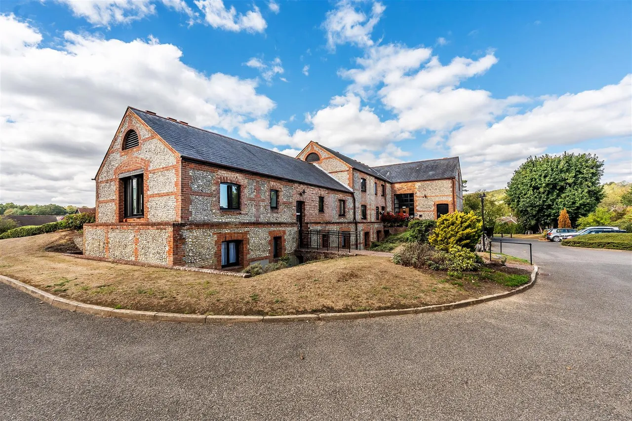 Glebe Road, Dorking, RH4, photo 13