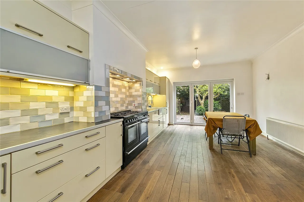 St. Marks Road, Teddington, TW11, photo 2