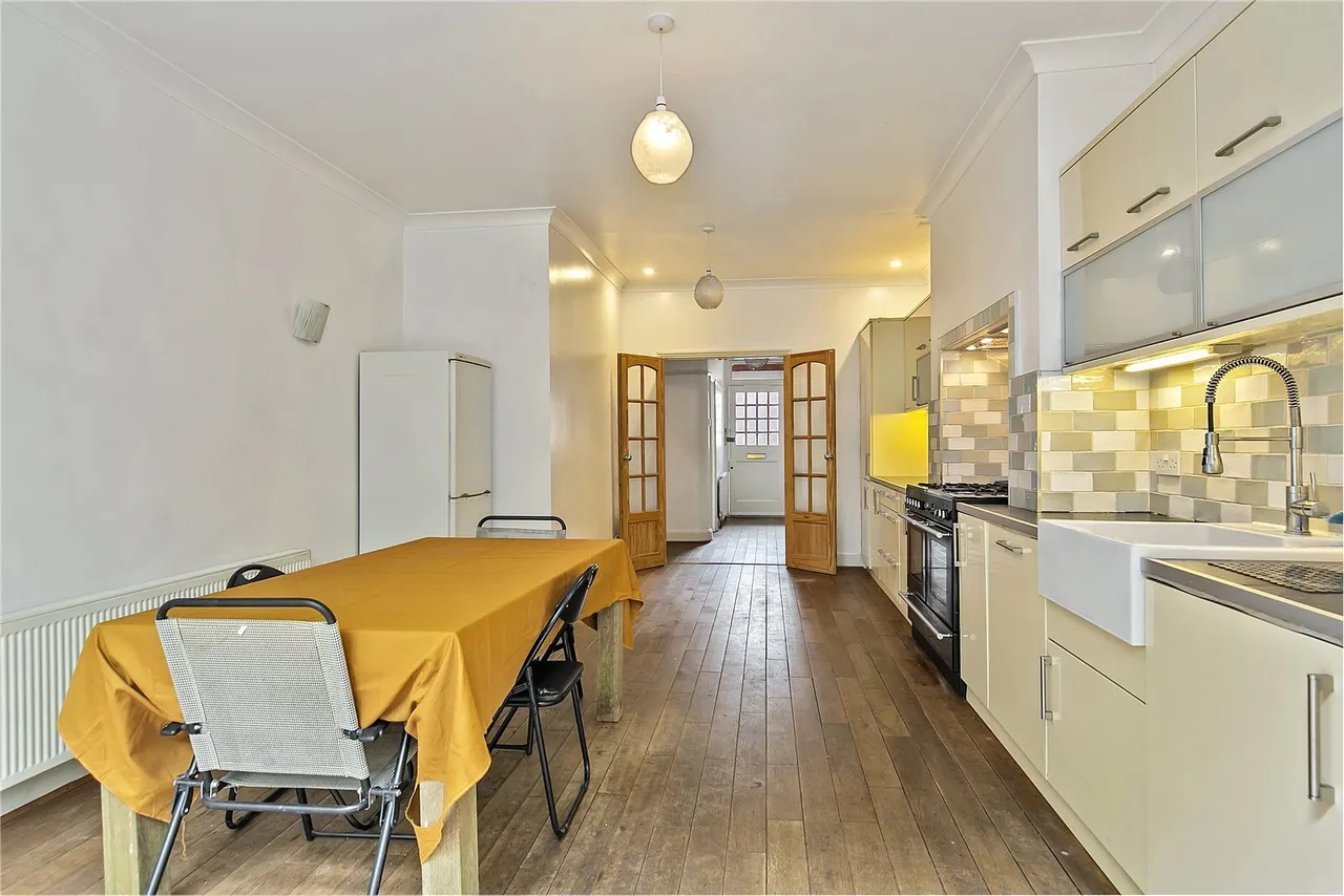 St. Marks Road, Teddington, TW11, photo 6