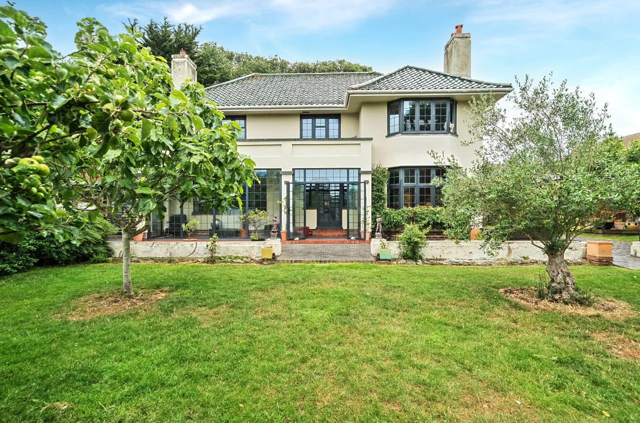 5 bed house for sale, Lamorna Grove, Worthing, BN14