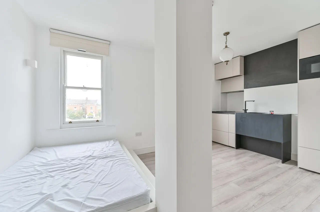 Flat 8, 20 Claremont Road, London, photo 5