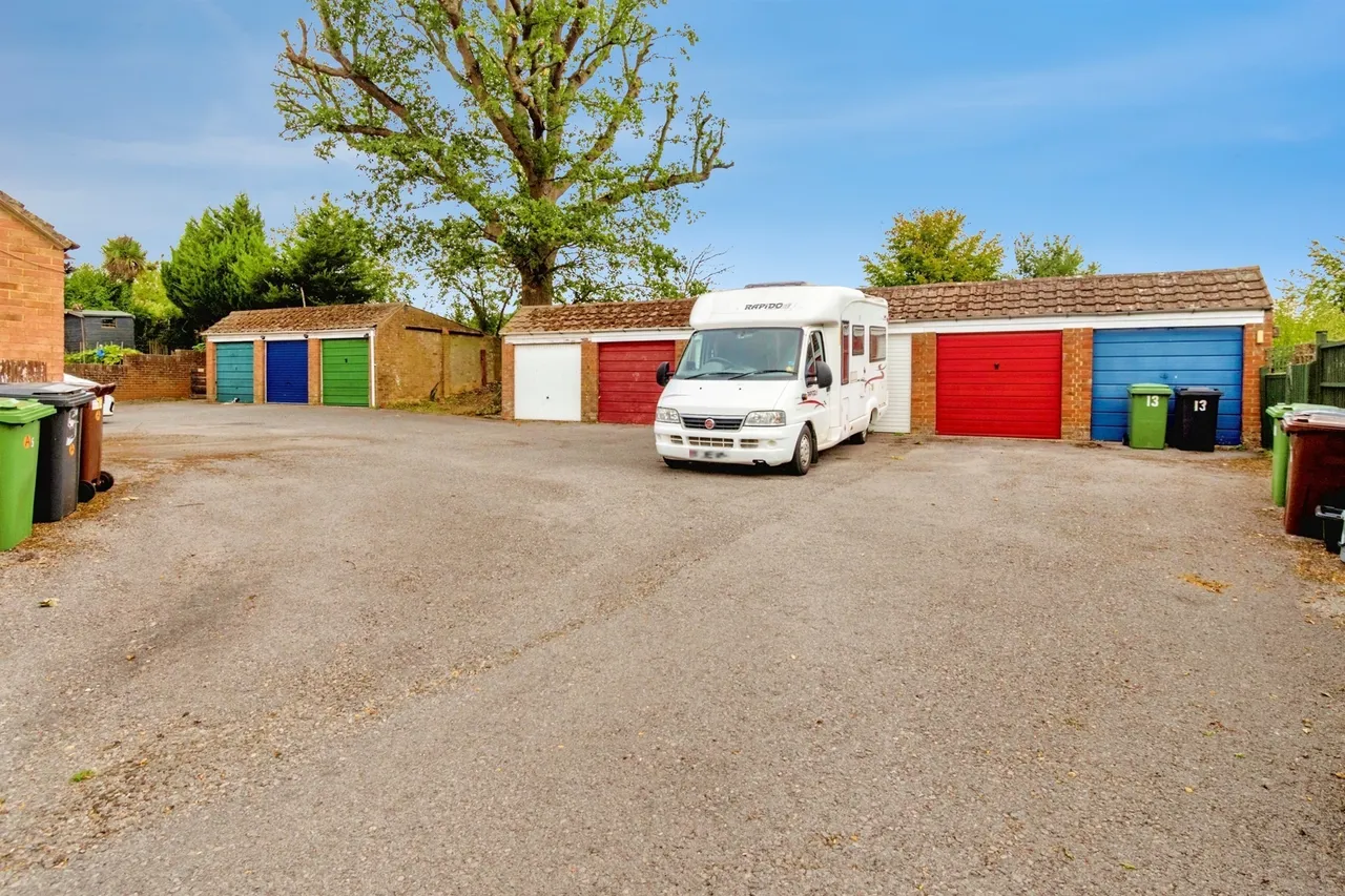 Garfield Close, Bishops Waltham, SO32, photo 18