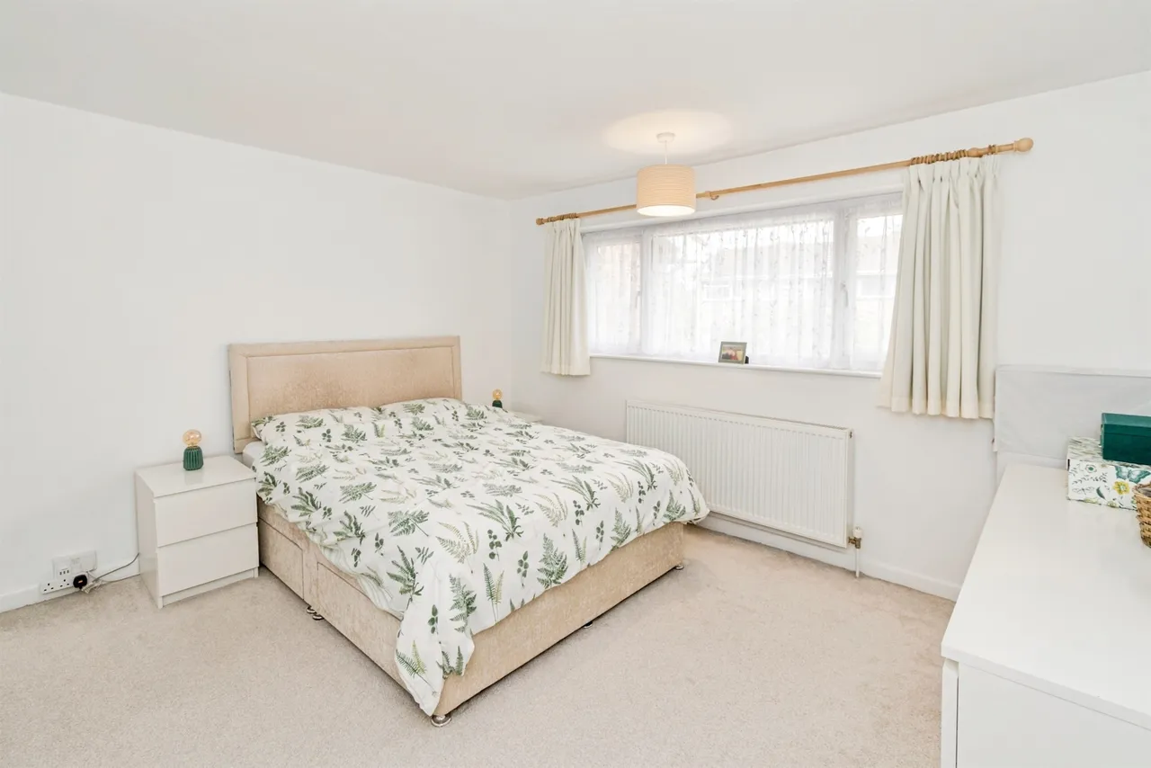 Garfield Close, Bishops Waltham, SO32, photo 12