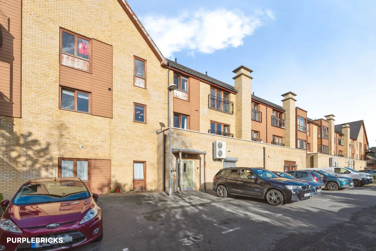 Pelman Way, Epsom, KT19, photo 20
