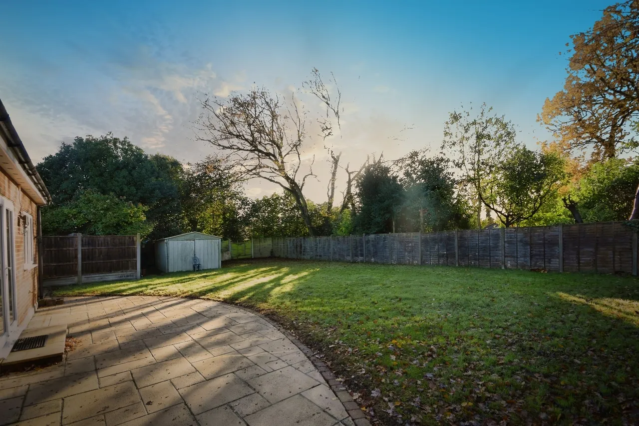 Ingrave Road, Brentwood, photo 12