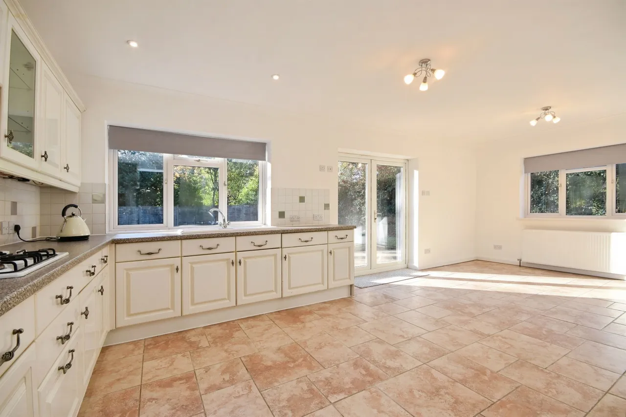 Ingrave Road, Brentwood, photo 5