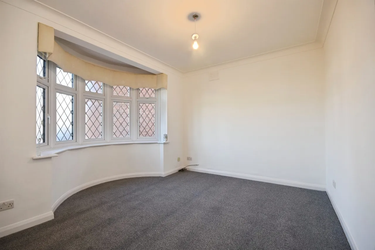 Ingrave Road, Brentwood, photo 9