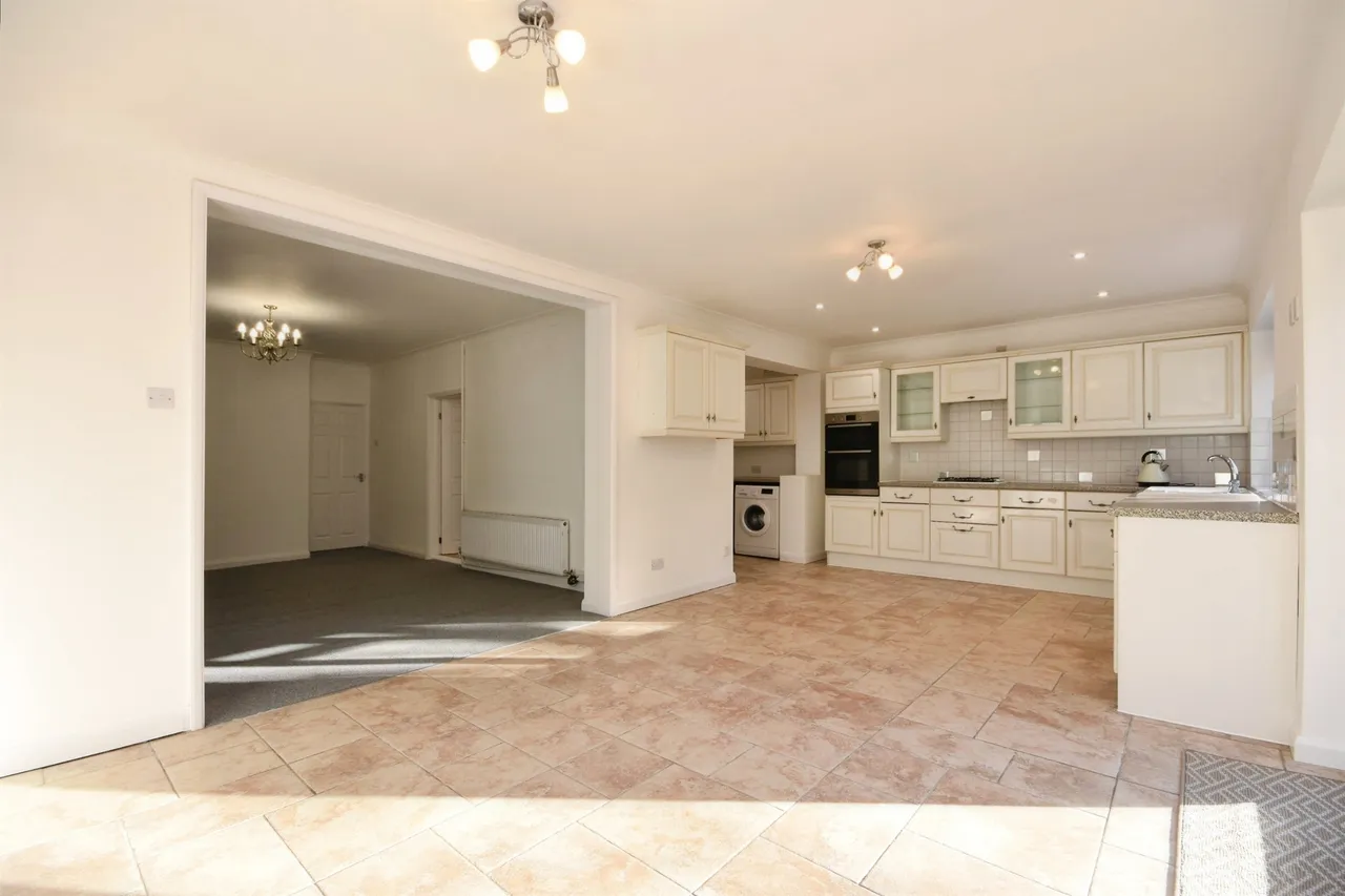 Ingrave Road, Brentwood, photo 3