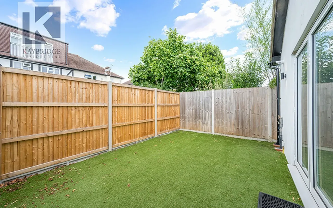 Riverview Road, Epsom, KT19, photo 17