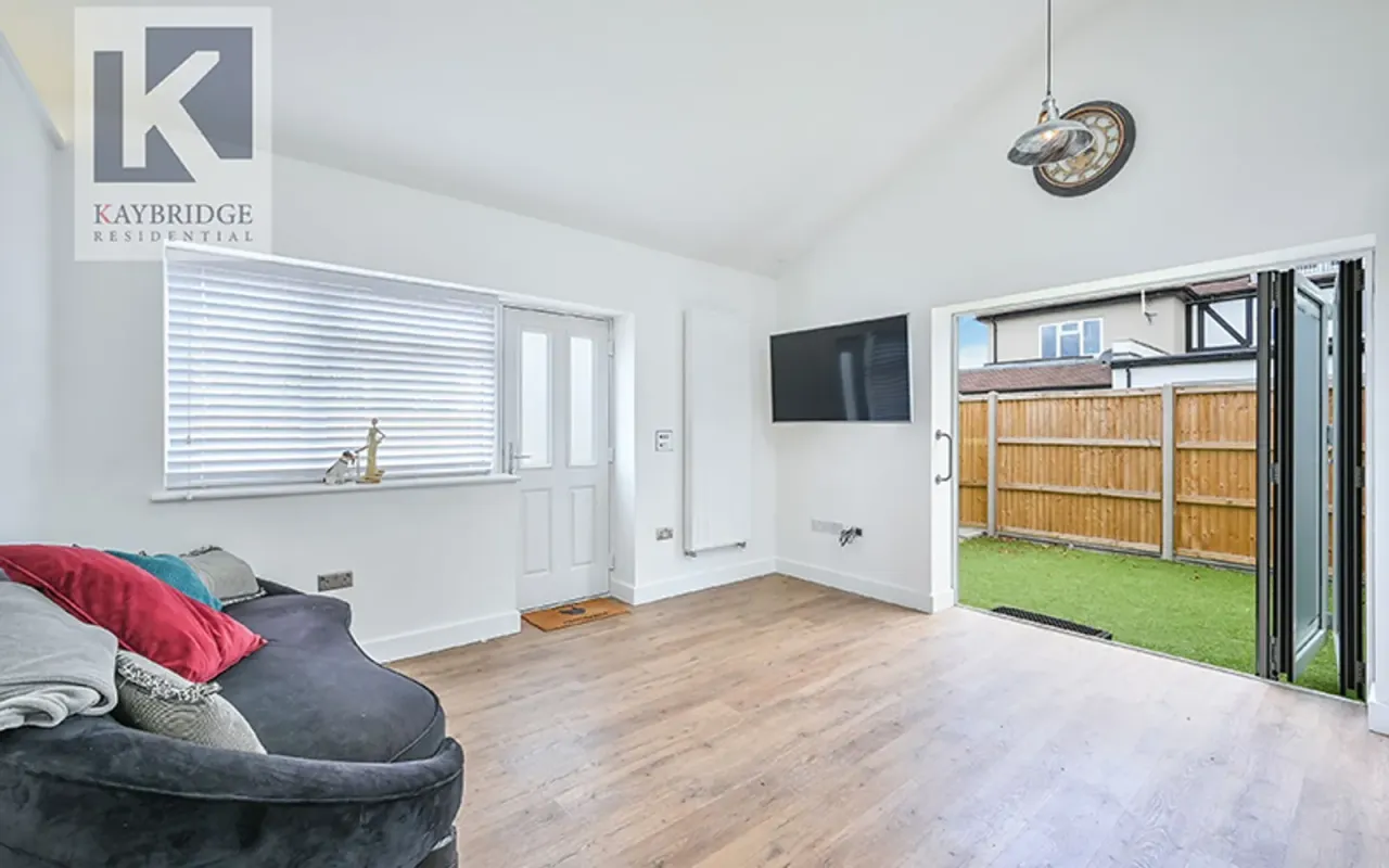 Riverview Road, Epsom, KT19, photo 15