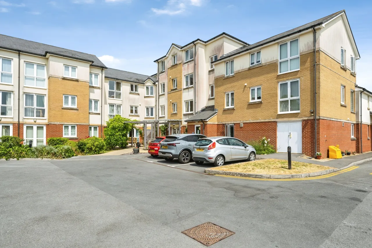 1 bed retirement property for sale, Alexandra Road, Gorseinon, SA4