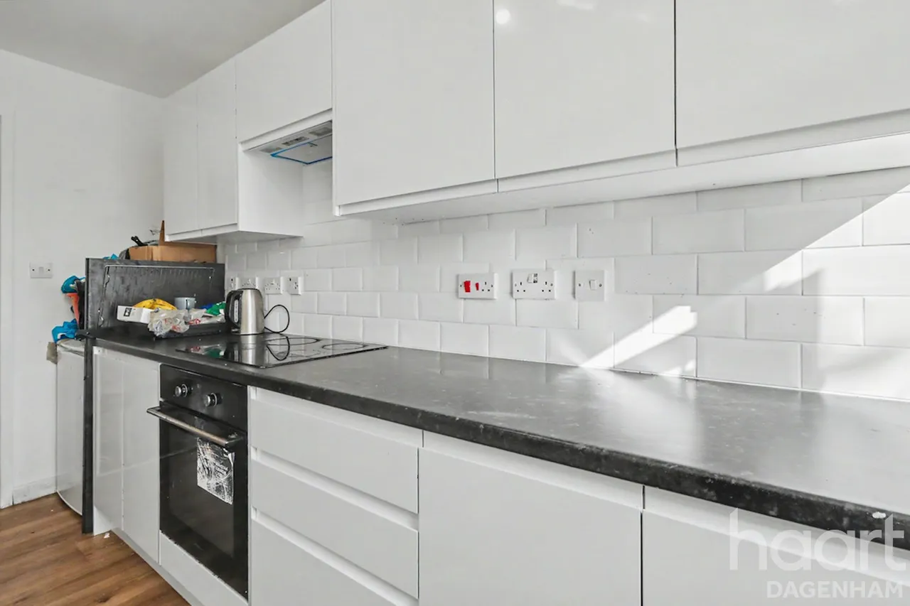 Marine Drive, Barking, IG11, photo 4