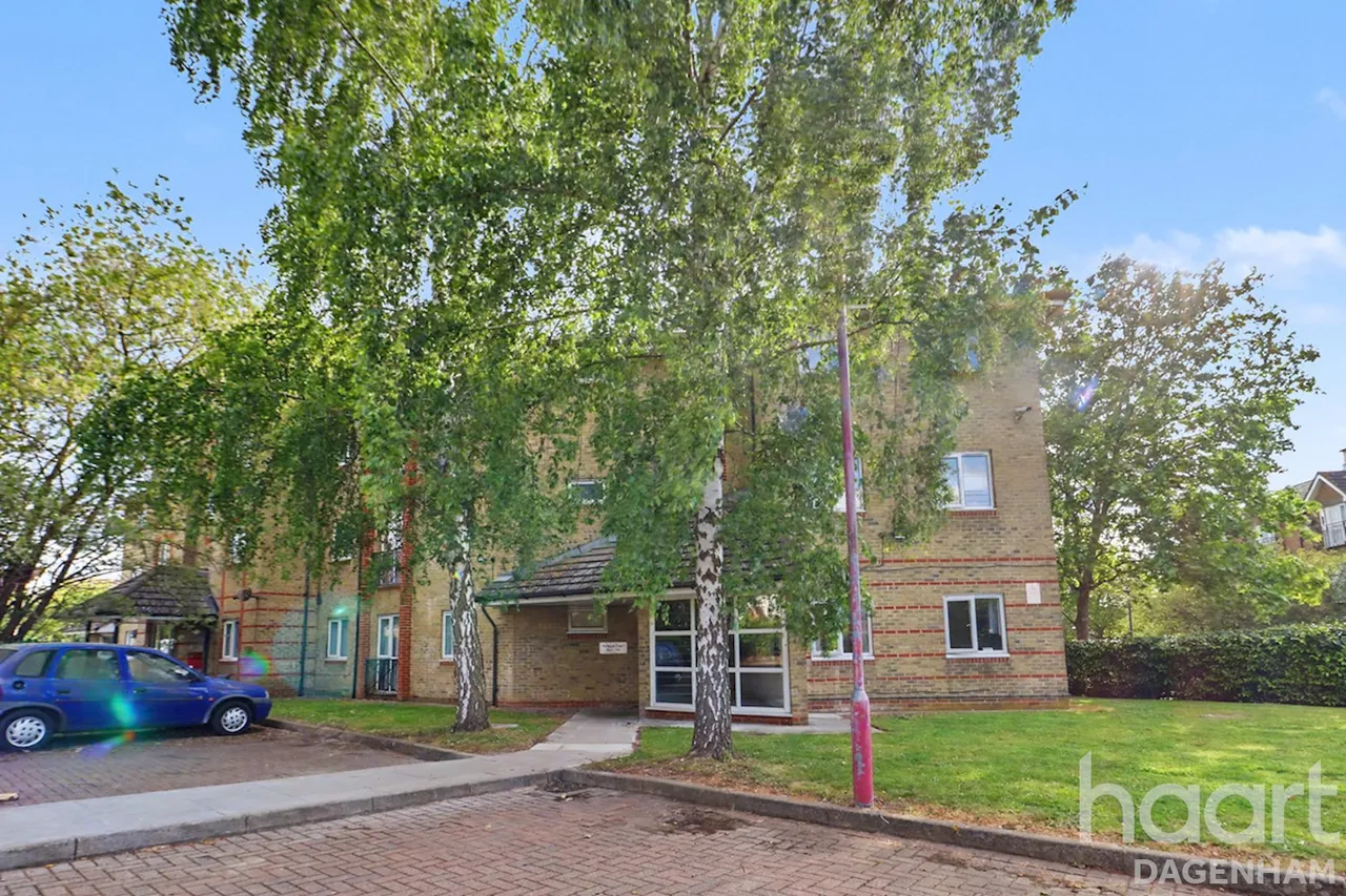 Marine Drive, Barking, IG11, photo 15