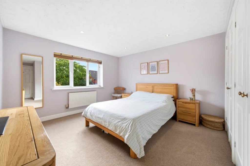 Thistle Bank, East Leake, LE12, photo 9