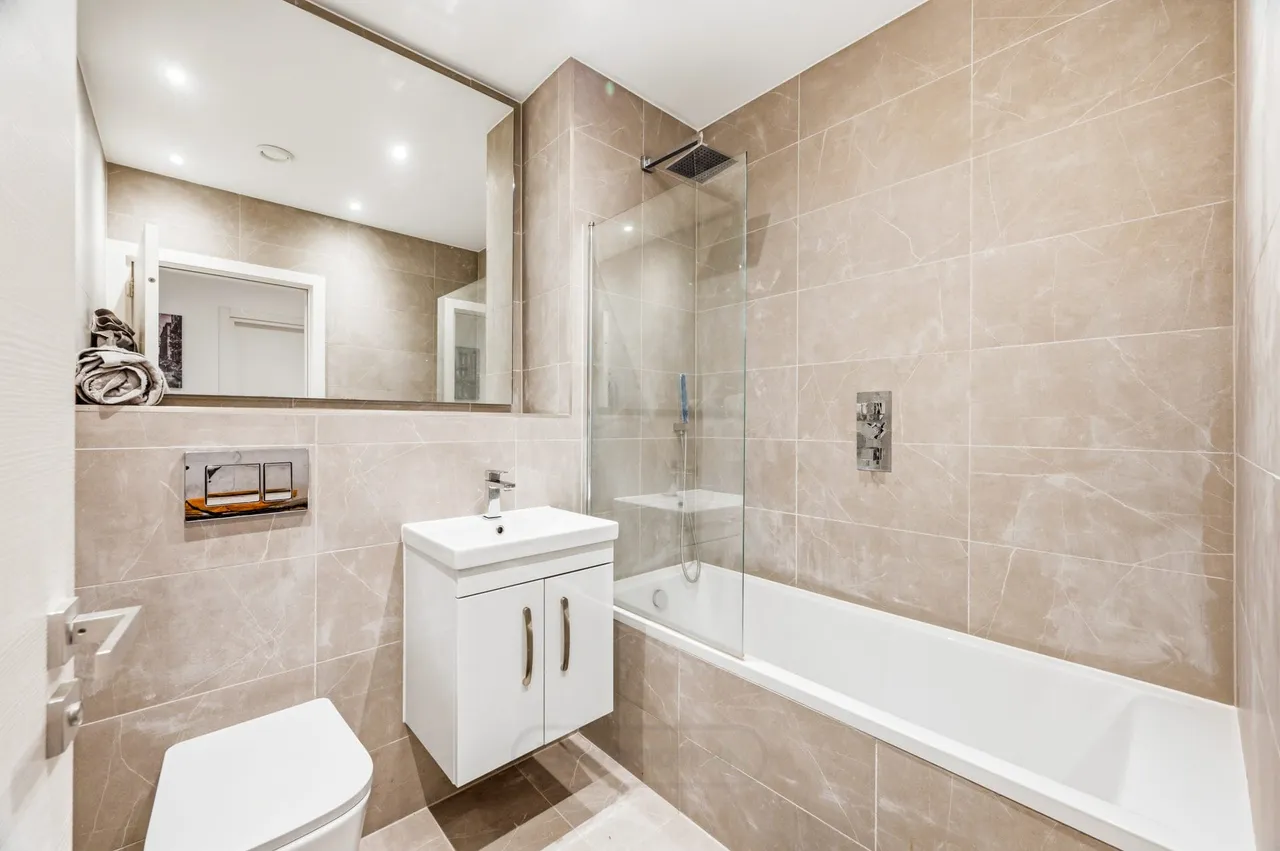 Flat 1, Tempus House, Milton Keynes, 249 Midsummer Boulevard, MK9 1FP, photo 13