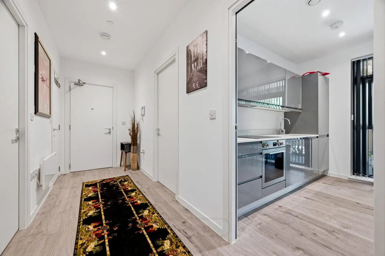 Flat 1, Tempus House, Milton Keynes, 249 Midsummer Boulevard, MK9 1FP, photo 8