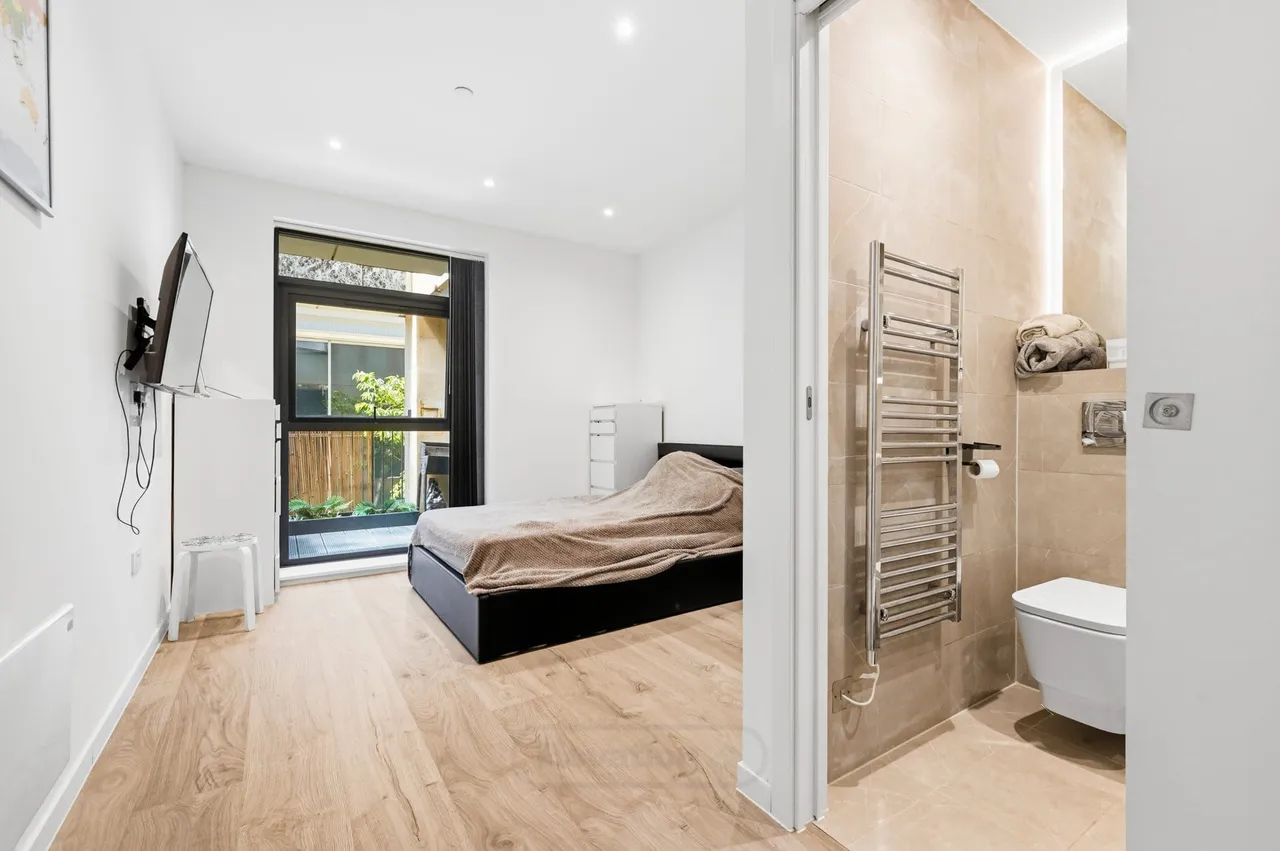 Flat 1, Tempus House, Milton Keynes, 249 Midsummer Boulevard, MK9 1FP, photo 10
