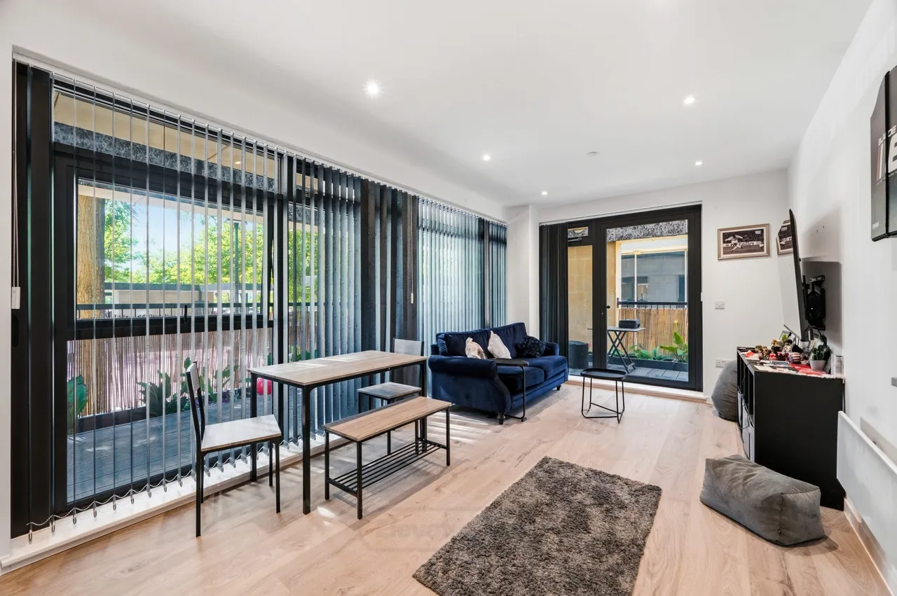 Flat 1, Tempus House, Milton Keynes, 249 Midsummer Boulevard, MK9 1FP, photo 2