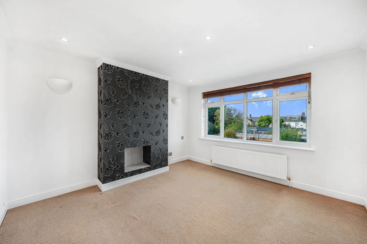 Bury Green Road, West Cheshunt, EN7, photo 2