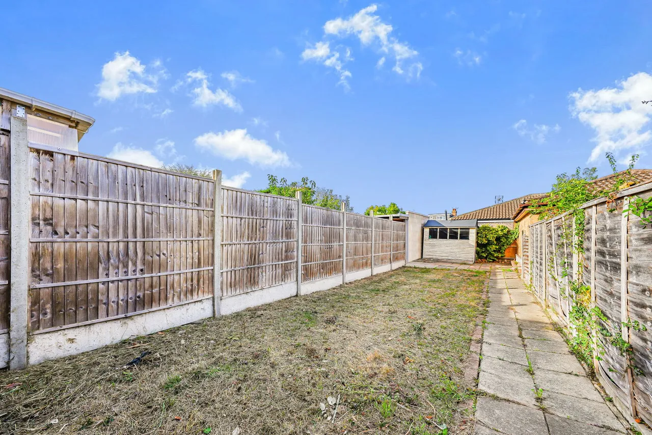 Bury Green Road, West Cheshunt, EN7, photo 12
