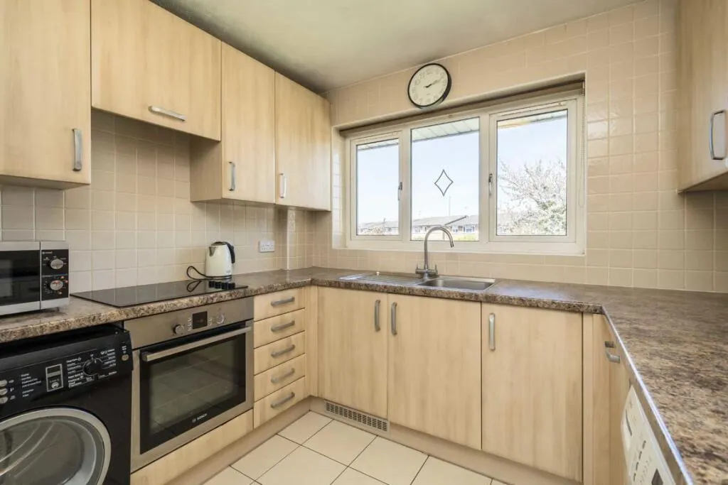 Littleton Road, Ashford, Surrey TW15, photo 6