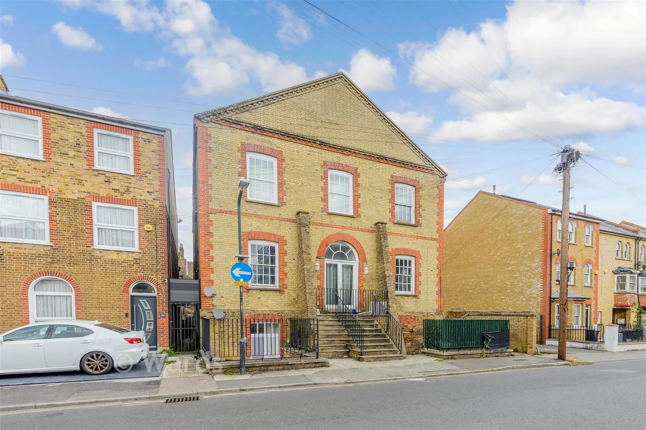 1 bed flat for sale, Darnley Street, Gravesend, DA11