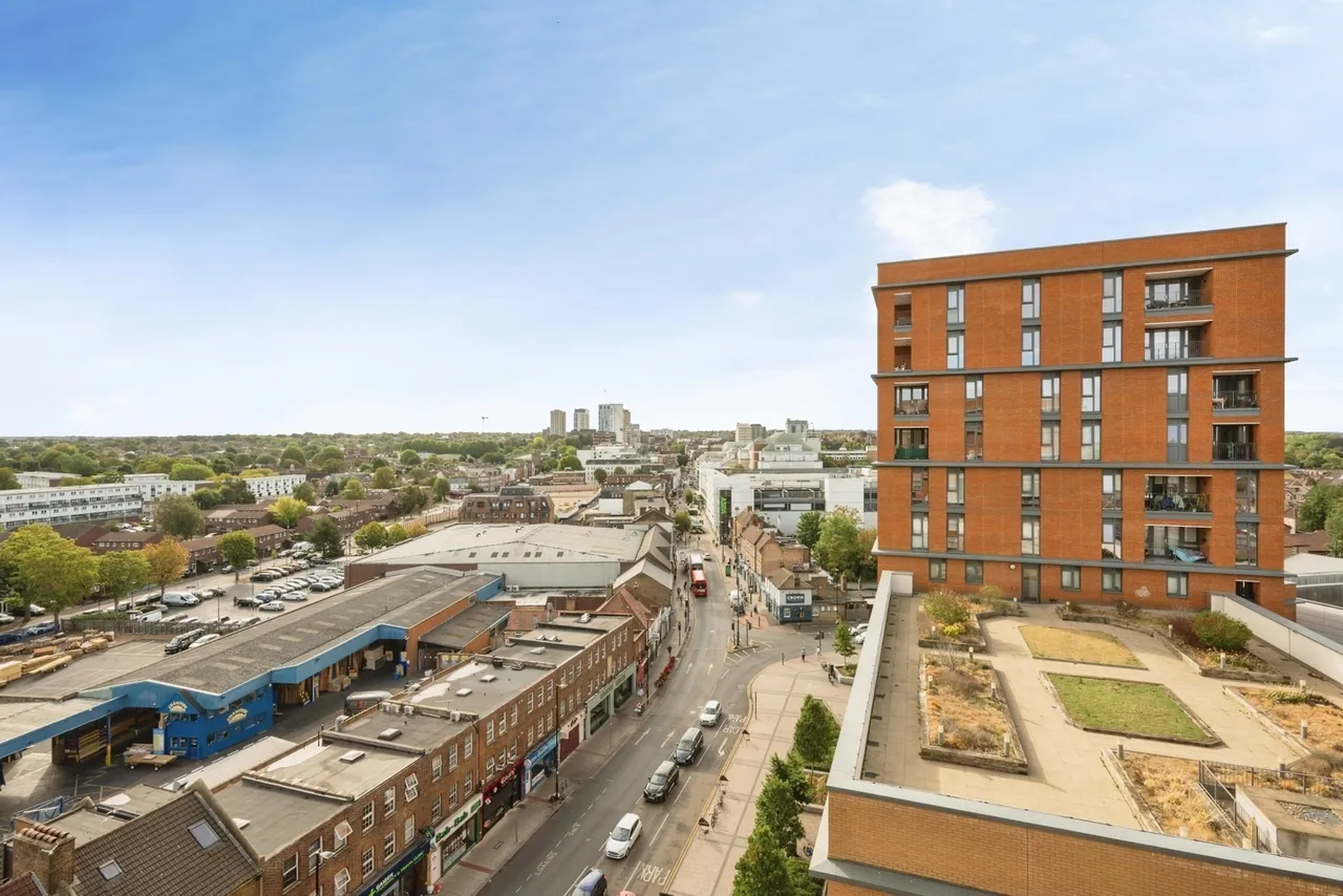 2 bed flat for sale, High Street, Sutton, SM1