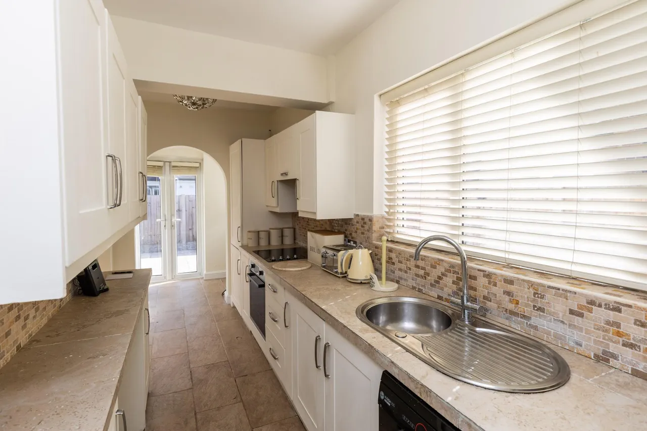 Beech Grove, Whitby, CH66, photo 3