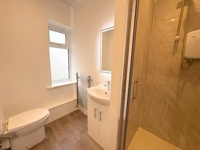 Begonia Avenue, BL4, photo 10