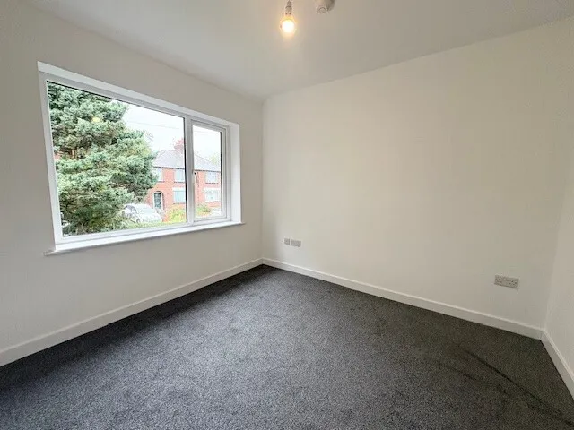 Begonia Avenue, BL4, photo 9
