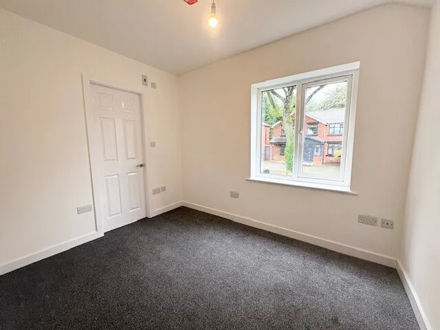 Begonia Avenue, BL4, photo 7