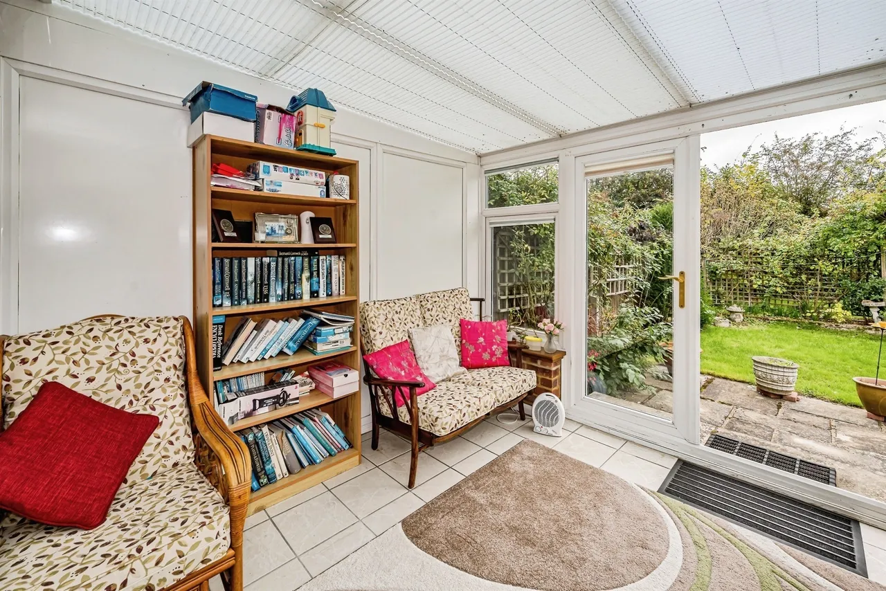 Huntercombe Close, Taplow, SL6, photo 6